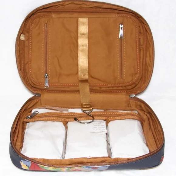 Patricia Nash Ilaria Hanging Travel Case Le Fleur NWT - Picture 3 of 3